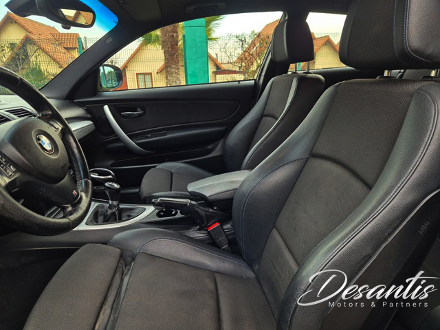 BMW 116I 6Mt Ac — foto 15 de 24