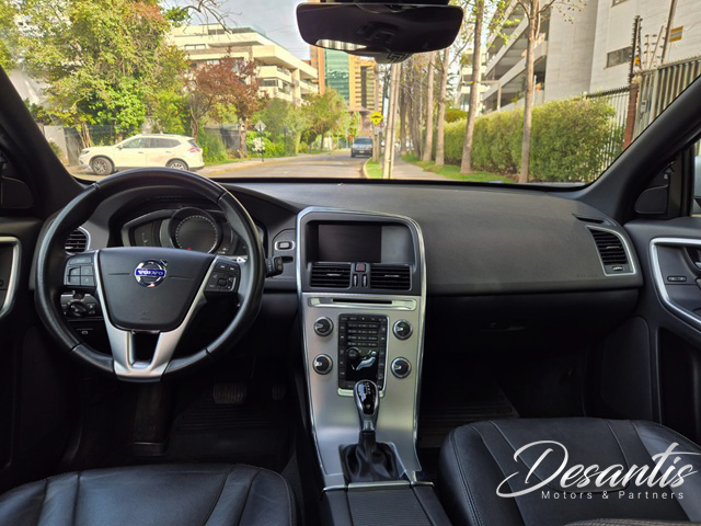Volvo Xc60 T5 2.0 Awd Aut — foto 23 de 39