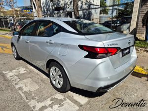 Nissan Versa Sense — foto 10 de 29