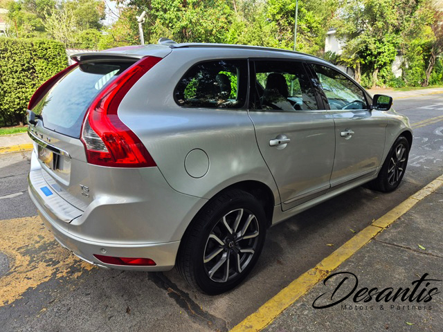 Volvo Xc60 T5 2.0 Awd Aut — foto 13 de 39