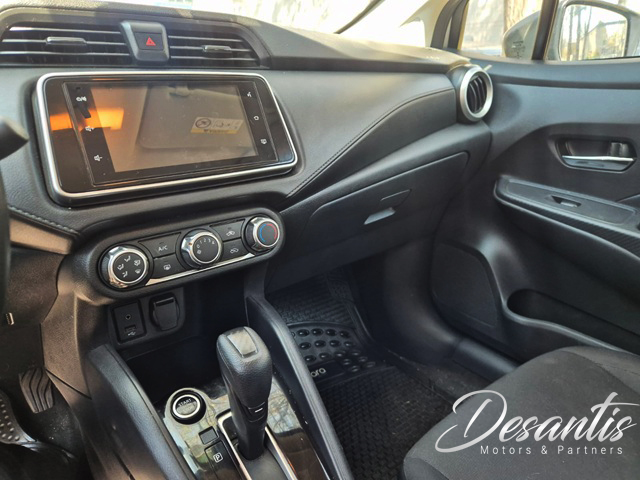Nissan Versa Sense — foto 19 de 29
